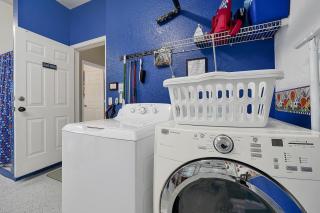 3 miles to Disney, water park, kids disney rooms, pool table, air hockey, private pool and spa - Orlando - 2