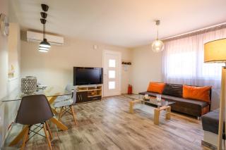 Private Modern Apartment - Nea Roda - 9