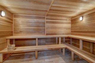 Huge Luxury Home with Hot Tub and Sauna - 2 mi to Dwntn - Fredericksburg - 4