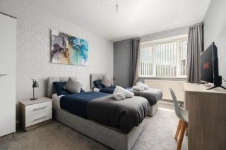 Group Stay Sleeps 8 Speke - Hale - 2