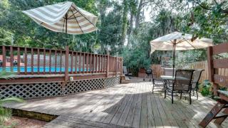 Backyard Pool! Refresh at Rivermist Condo - 2