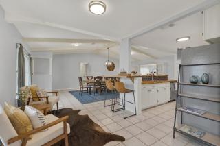 Huge Luxury Home with Hot Tub and Sauna - 2 mi to Dwntn - Fredericksburg - 3