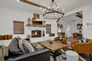Poplar Place Main House with Hot tub-1 mi to Main St - Fredericksburg - 3
