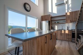 Spa & Scenic Views at the Summit - The SkyLodge - Saint Come - 3