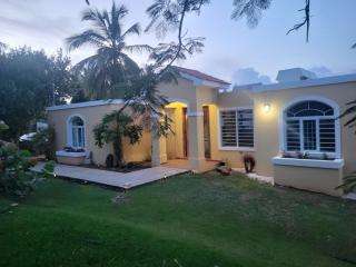 The Yellow House: Fully Equipped, Spectacular Beach View - 7