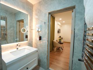 Urban Calm Pool&Spa By Avant Hotels - 2