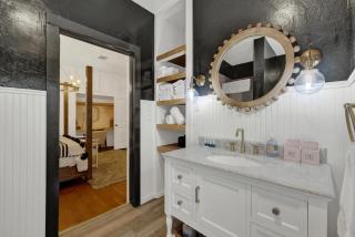 Poplar Place Main House with Hot tub-1 mi to Main St - Fredericksburg - 1