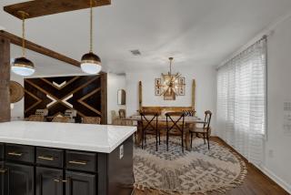 Poplar Place Mod with Hot Tub - 1 mi to Main Street - Fredericksburg - 7