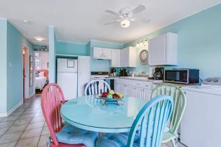 Beach Vacation! Walk to Dining&Shopping-2 Units - Tybee Island - 8