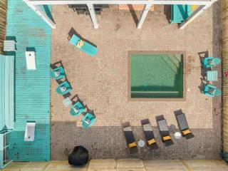 Three Master Bedrooms! Easy Beach Access! Gulf Views - 1