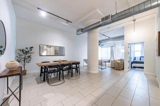 Industrial Style 2BR Condo Downtown LA With Rooftop! - Los Angeles - 8