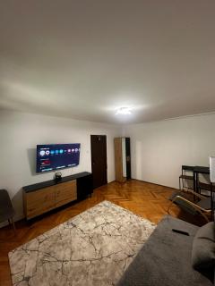 RENTeaza Studio IOR Park - Bucharest - 0
