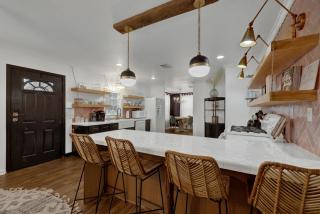 Poplar Place Mod with Hot Tub - 1 mi to Main Street - Fredericksburg - 6