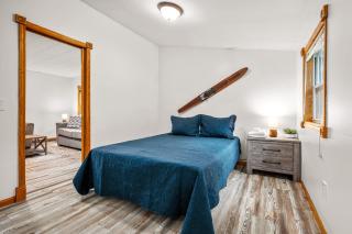Spacious 3 Bedroom on Arbutus Lake - Traverse City - 1