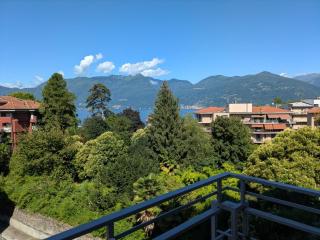 Lake & Montains View Studio with Free Parking, 1Hour from Stresa & Borromean Islands - Luino - 0