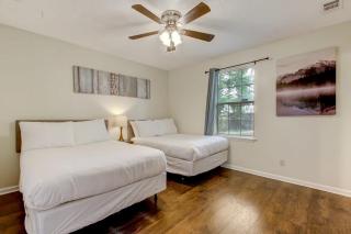 Covered Patio & Fenced Yard! Lovely in Laurelwood - Savannah - 8