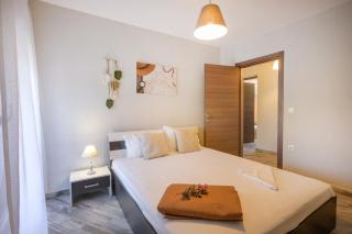 Private Modern Apartment - Nea Roda - 4