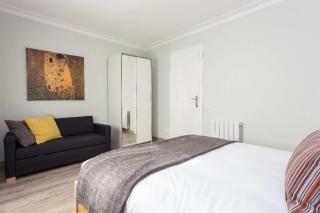 Beautiful and Comfortable Apartment for 6 People Next to Fira de Barcelona - 3