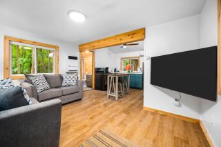 Modern Cabin on Arbutus Lake - Traverse City - 8