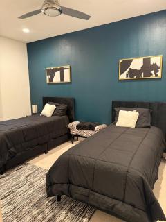 Hollywood House of Luxe - Dallas - 8
