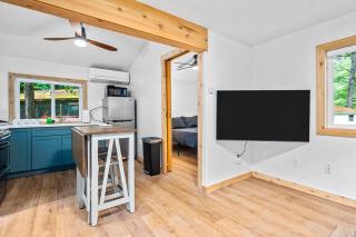 Modern Cabin on Arbutus Lake - 1