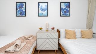 Open Mind Property- Stylish 3BR, HotTub & Parking - 4