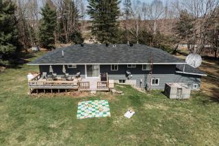 Private cottage with 26 acre & outdoor games - Bracebridge - 6