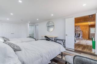 Private cottage with 26 acre & outdoor games - Bracebridge - 5