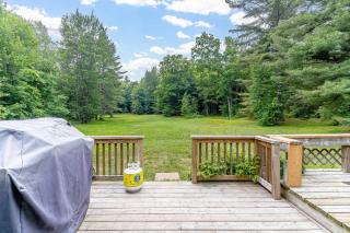 Private cottage with 26 acre & outdoor games - 4