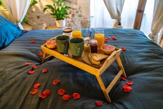 Amoureux Suite romantique Spa privé Cinta Bali châteaux de la Loire - 0