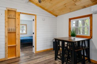 Cozy Cottage on Arbutus Lake - Traverse City - 1
