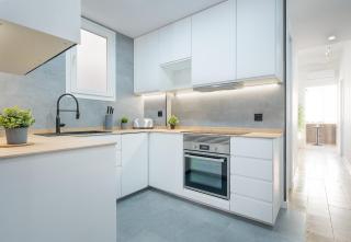 Piso Exclusivo con 5 Dormitorios en el Corazón de Tarragona - 1