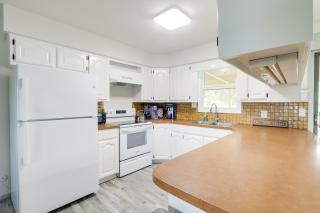 Group Getaway with Private Yard in Wichita! - Wichita - 3
