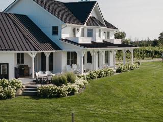 Ann Riley Farmhouse - Vineyard by Traverse City - 9