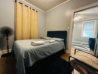 Cozy in Hyde Park Greater Grand Crossing - Chicago - 2