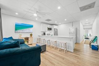 Mallory Squared by Beachside Management - 2