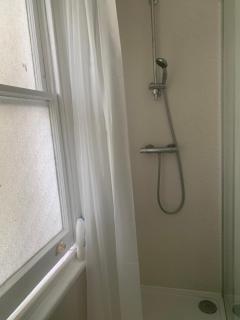 Girlie Room in West London Flat - Moffat - 7