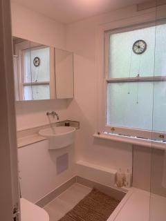 Girlie Room in West London Flat - Moffat - 2