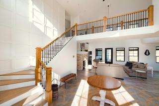 Giuliana Rose Farmhouse - On Traverse City vineyard - Williamsburg - 9