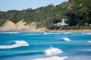 Wainui Beach studio - 2 minutes walk to beach - 2