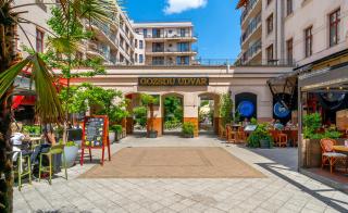 Stylish Flat with Parking in Budapests Vibrant Area - Budapest - 6