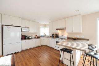 Engle Farmhouse - Vineyard living in Traverse City - Williamsburg - 7