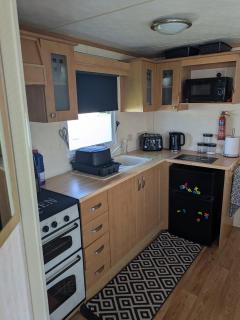 48-3 Coral beach 8 berth 3 bedrooms lead person must be over 30 - Ingoldmells - 3