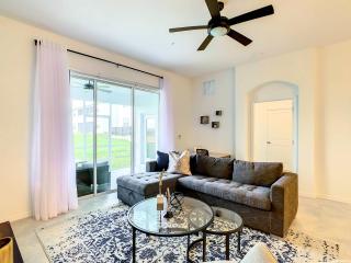 Magnificent Thematic 2BR with Game Room & Waterpark - Kissimmee - 1