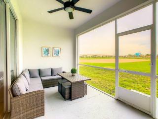 Magnificent Thematic 2BR with Game Room & Waterpark - 7