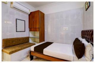 Hotel Premium New Madhvik Palace Near Shri Mahakaleshwar Jyotirlinga Temple - Ujjain - 2