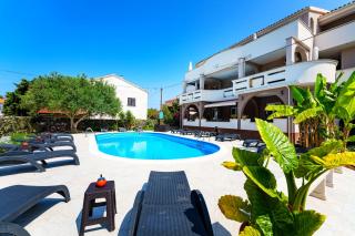 Dorothealy Apartments with Garden and Pool - Novalja (Novaglia) - 1