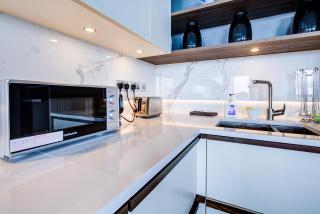 Mayfair Residence with Skyline View - 7