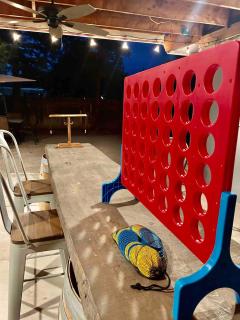 Rustic Retreat 3 bd/2 bth - Large Family Game Area - Fresno - 2