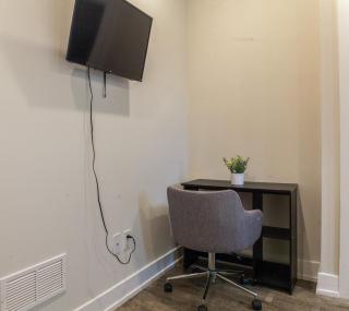 2-bed2-bath-wdcentralkitchenwifidesk - 4